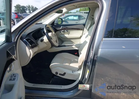 2017 Volvo Xc90 T6 Momentum z USA, uszkodzony, nr VIN YV4A22PK0H1157192
